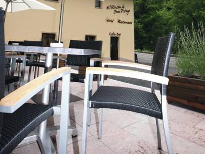 Khu vực xung quanh