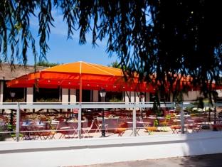 Khu vực xung quanh