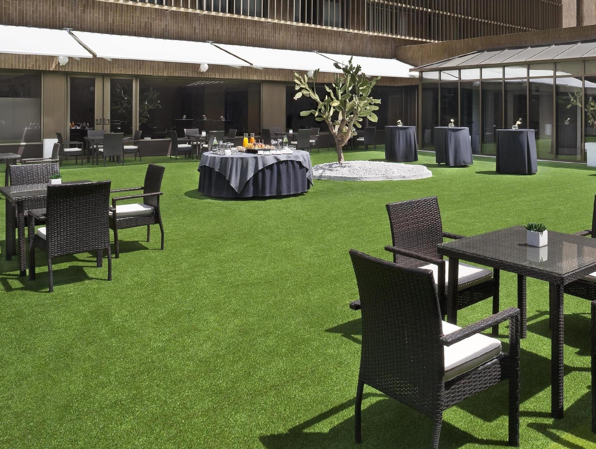 Ngoại cảnh khách sạn