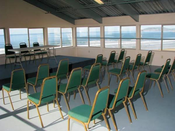 Trung tâm hội nghị