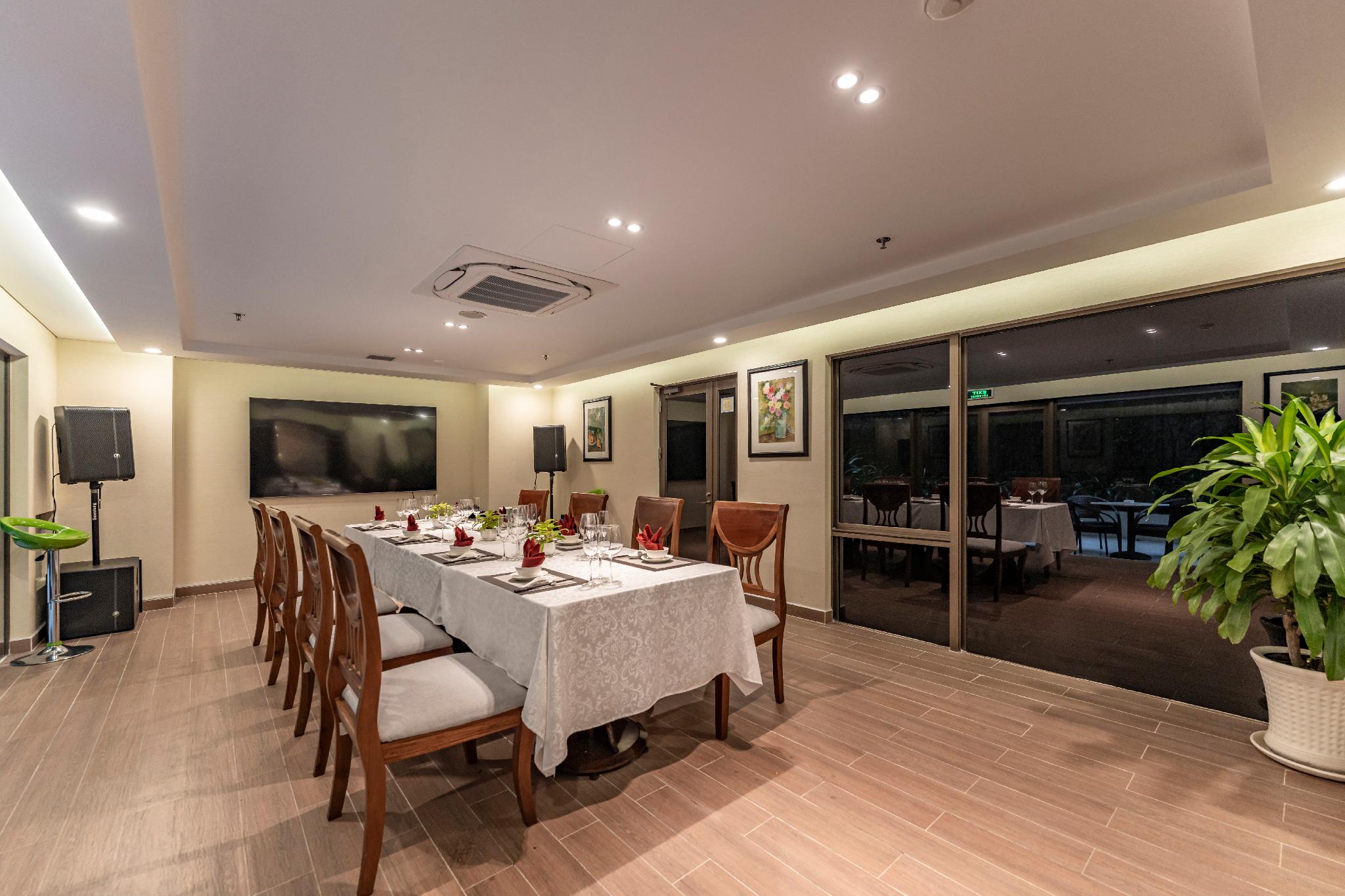 Nhà hàng (Phòng riêng)