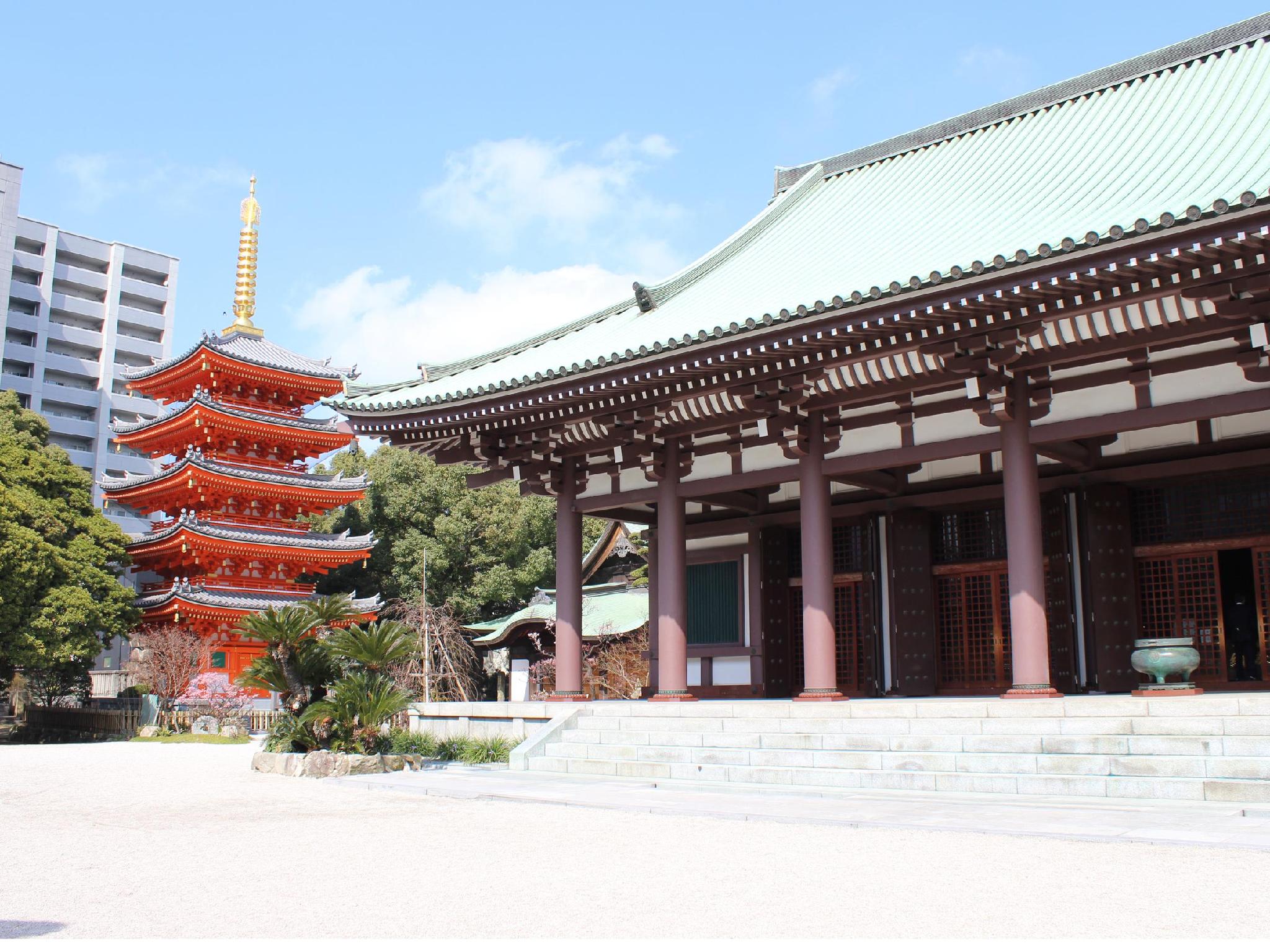 Nơi tham quan gần đây