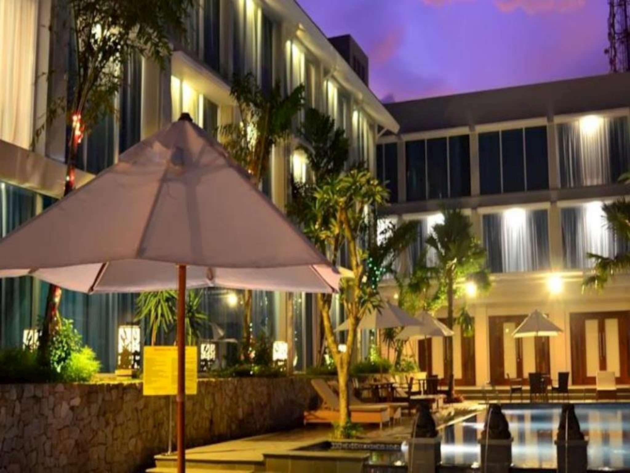 Ngoại cảnh khách sạn