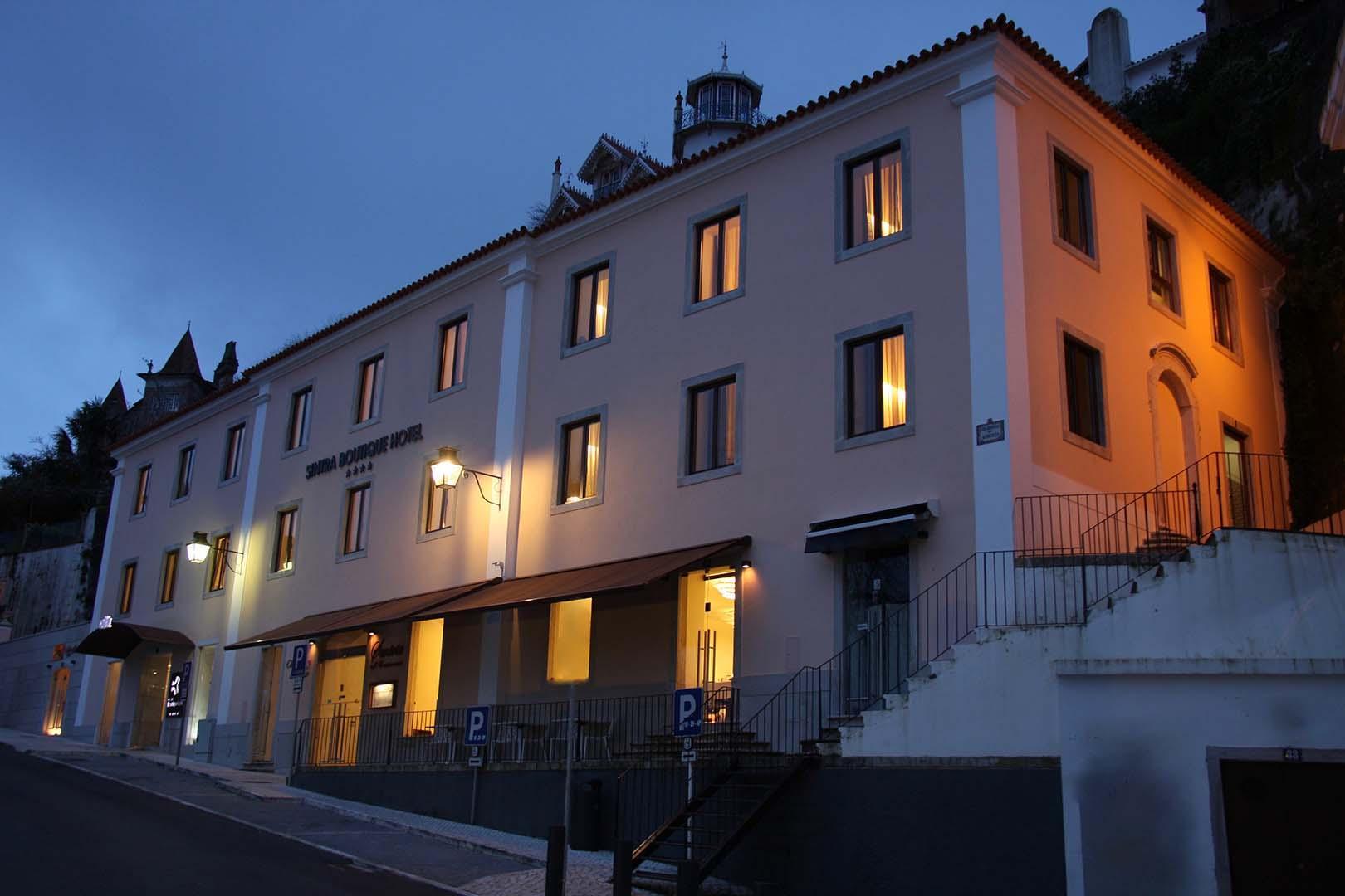 Ngoại cảnh khách sạn