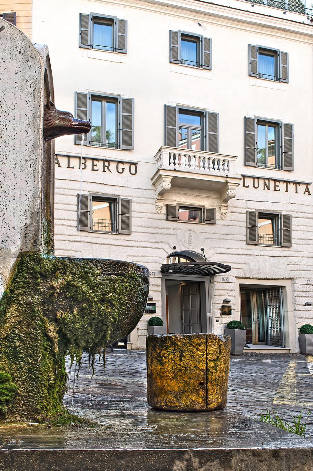 Ngoại cảnh khách sạn