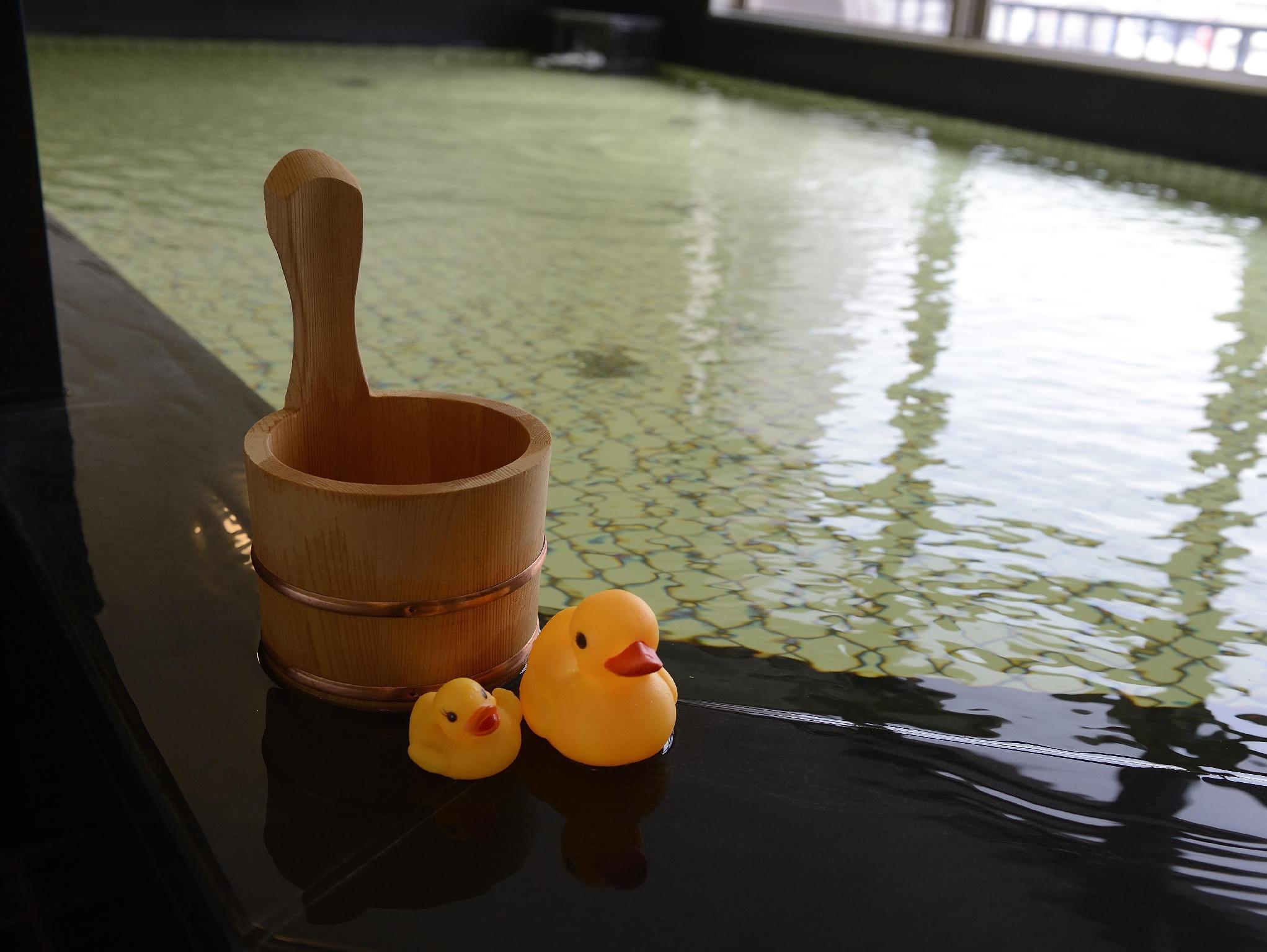 Tắm suối nước nóng