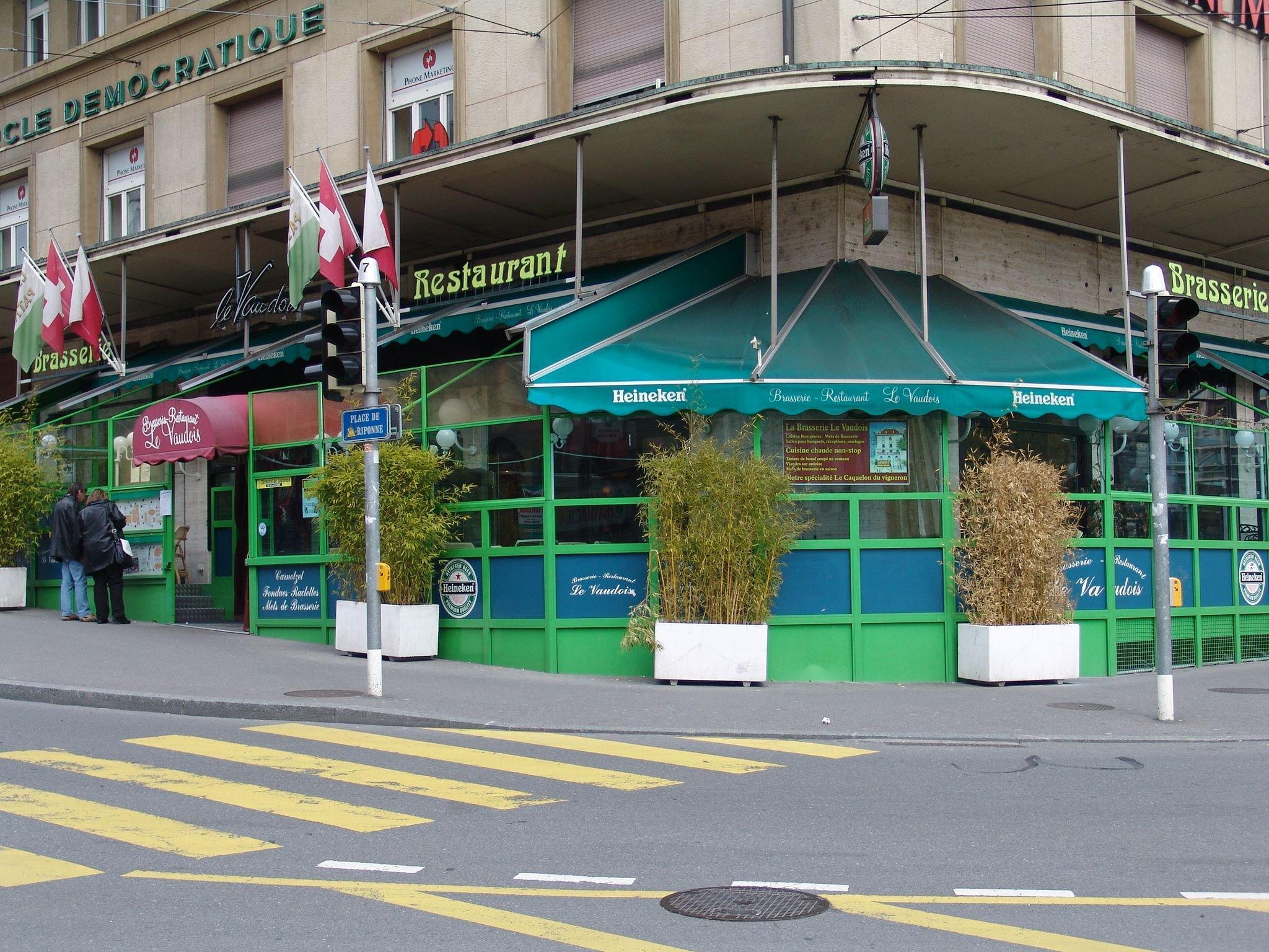 Khu vực xung quanh