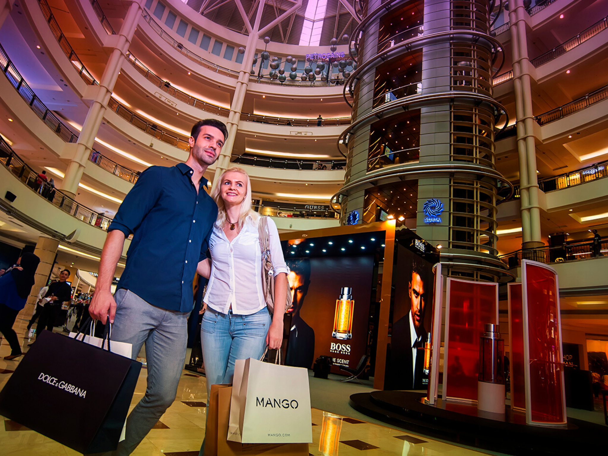 Nơi tham quan gần đây