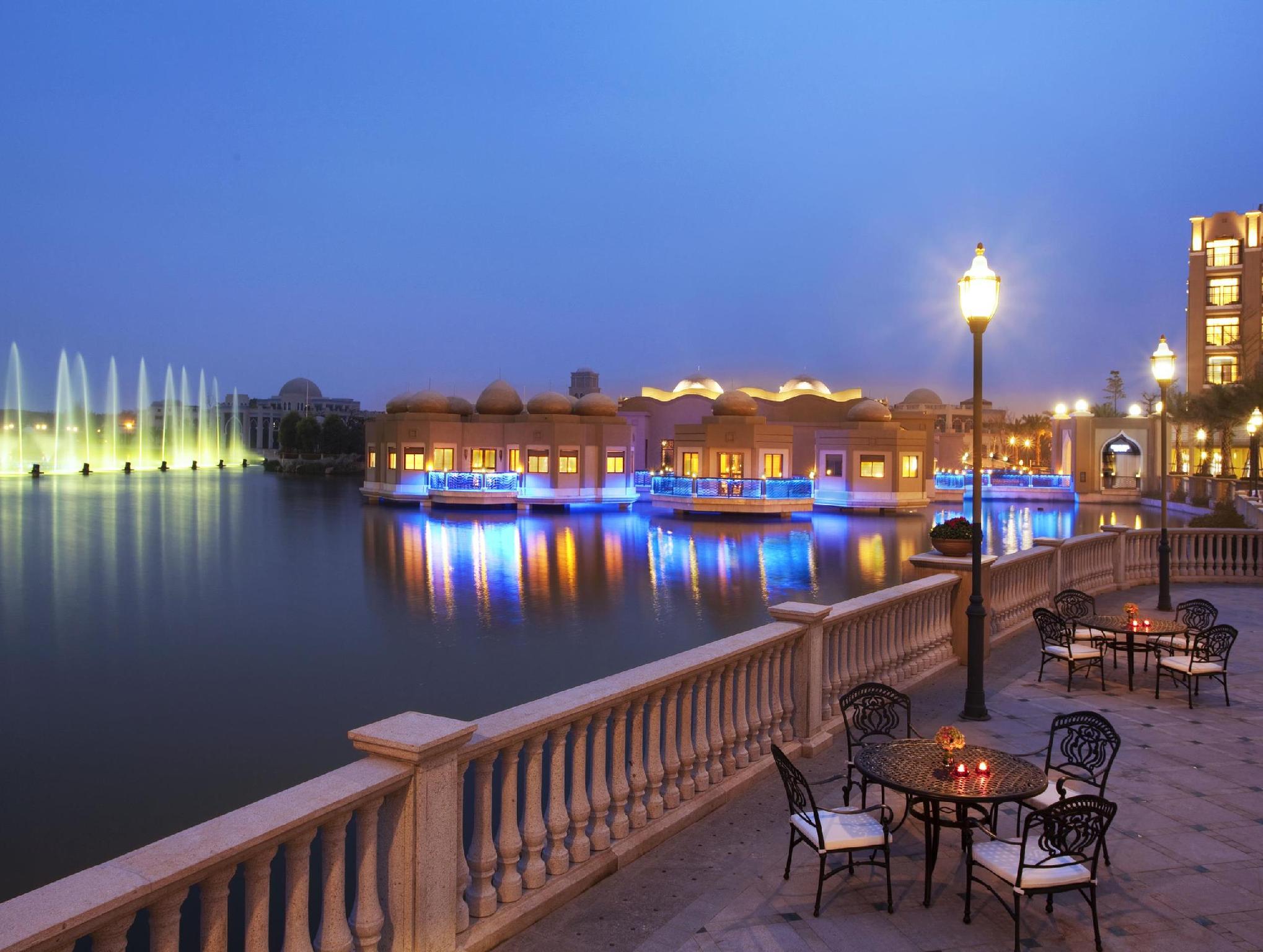 Nơi tham quan gần đây