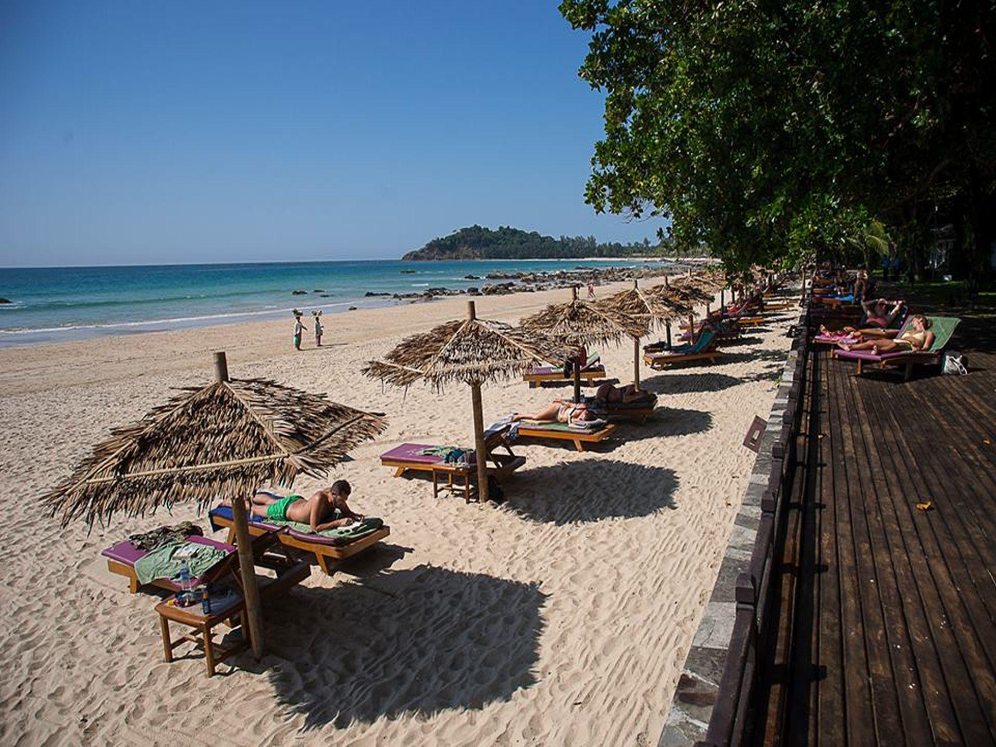 Ngoại cảnh khách sạn