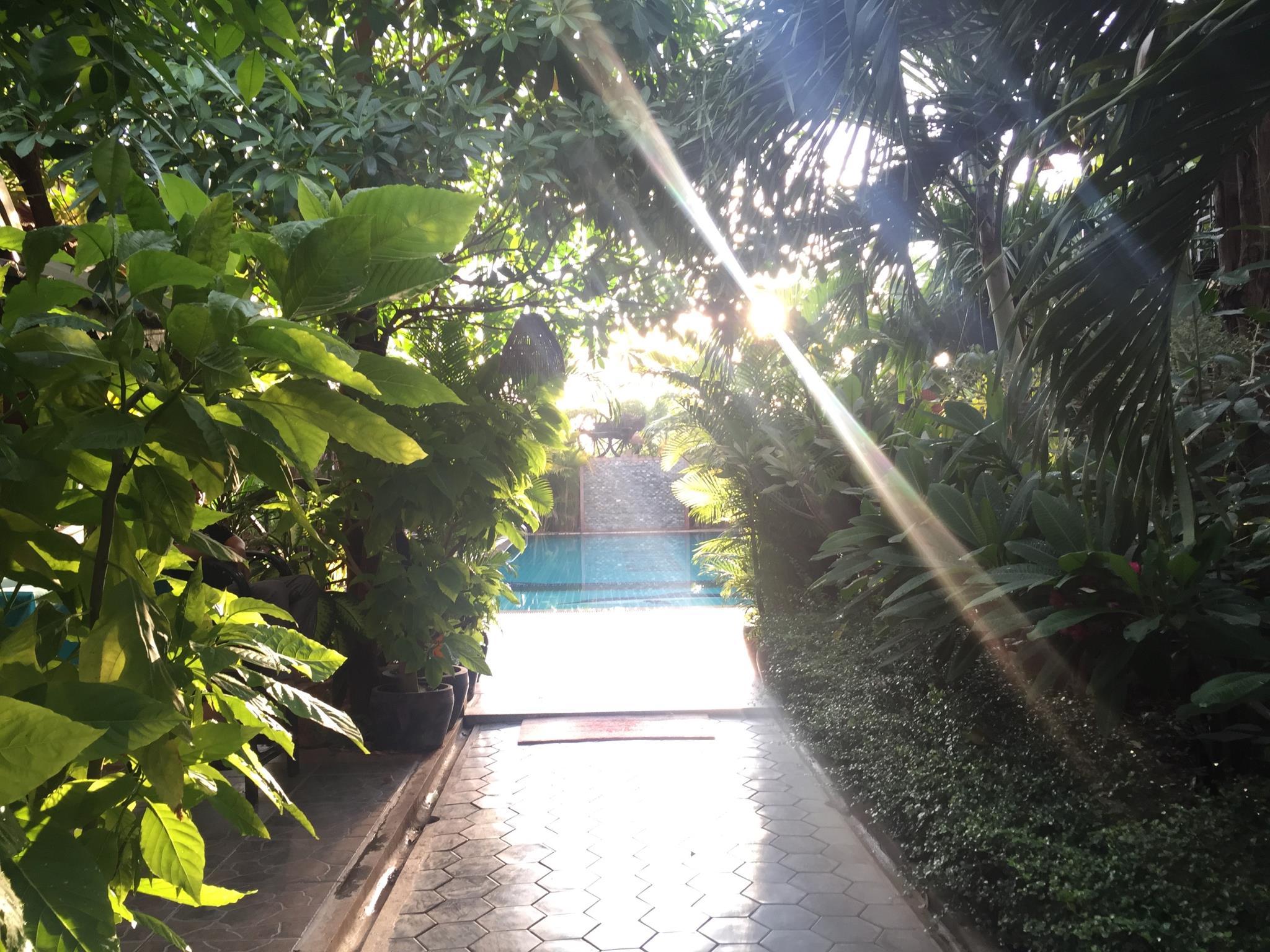 Khu vực xung quanh