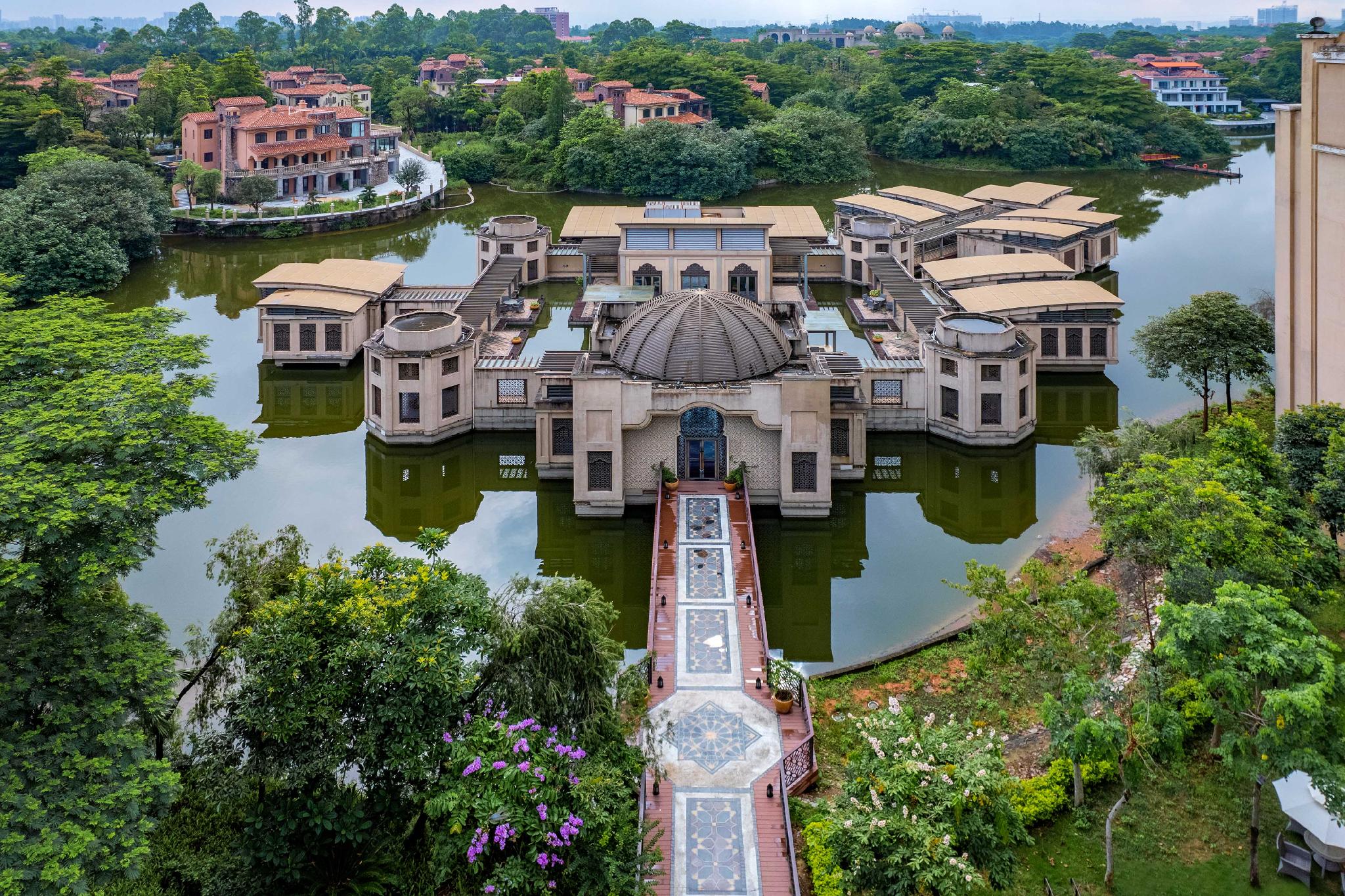 Ngoại cảnh khách sạn