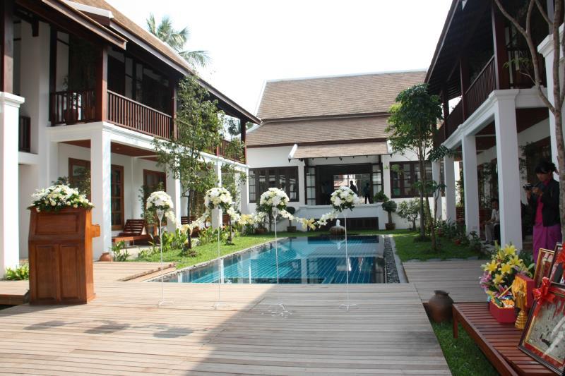 Ngoại cảnh khách sạn