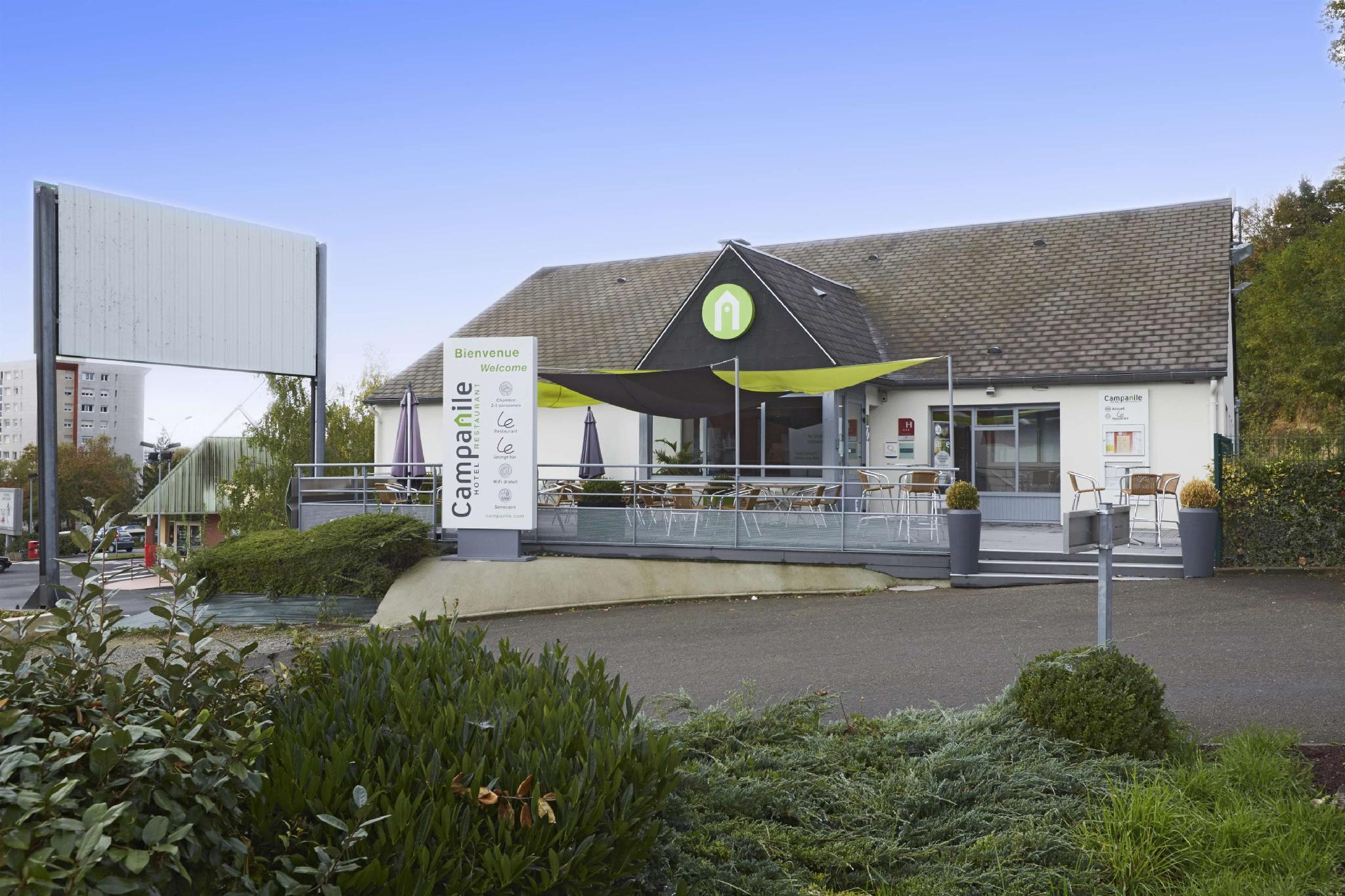 Ngoại cảnh khách sạn