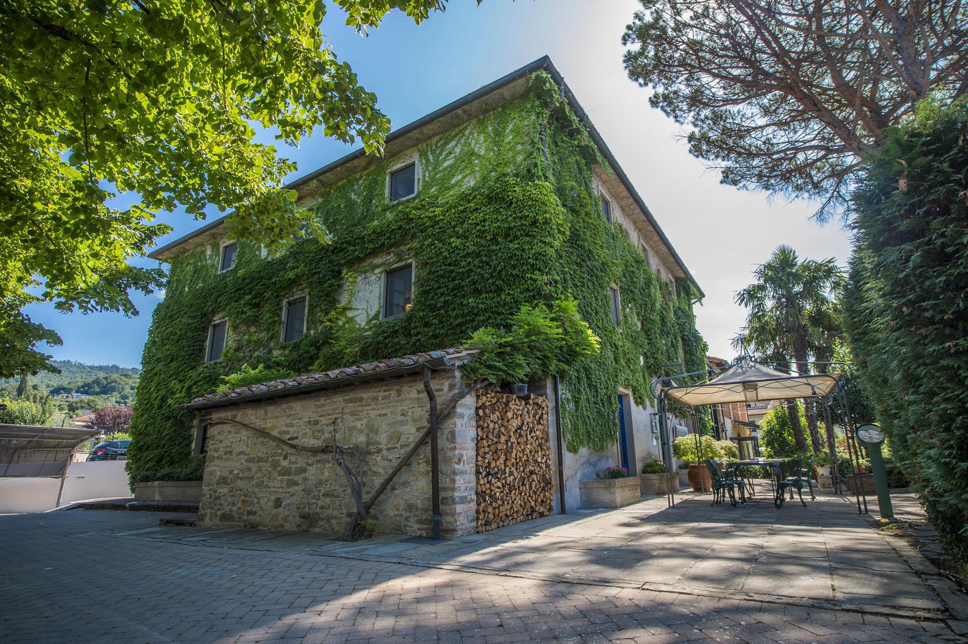 Ngoại cảnh khách sạn