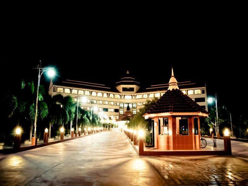 Ngoại cảnh khách sạn