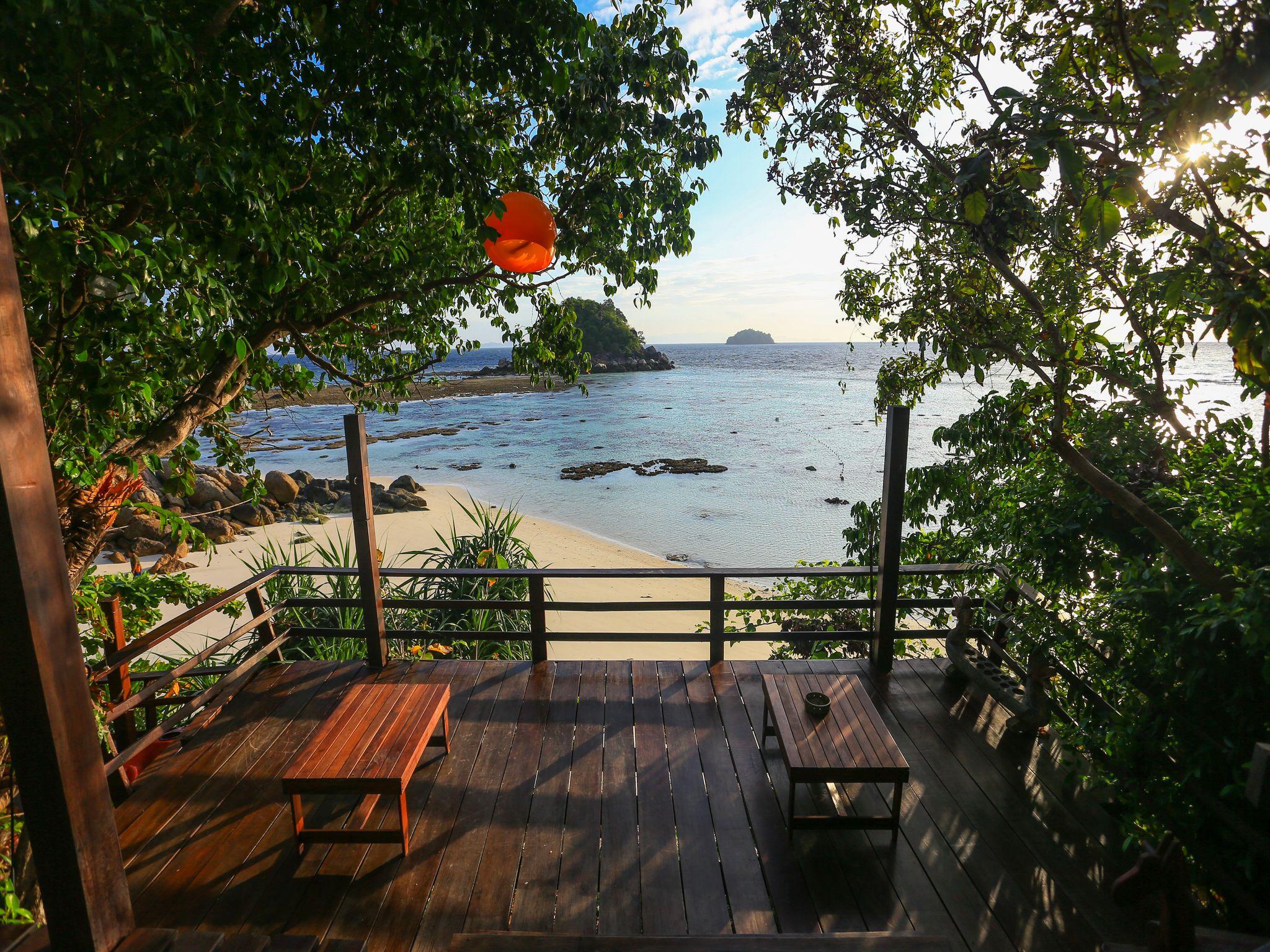 Khu vực xung quanh