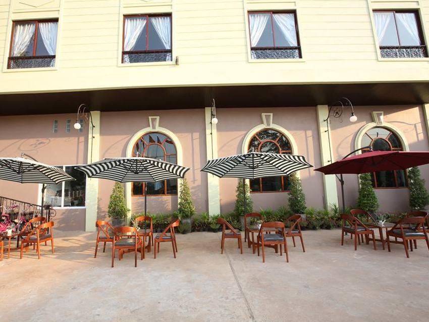 Ngoại cảnh khách sạn