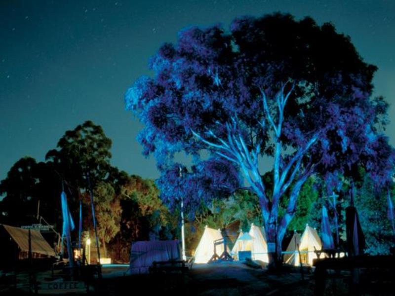 Khu vực xung quanh