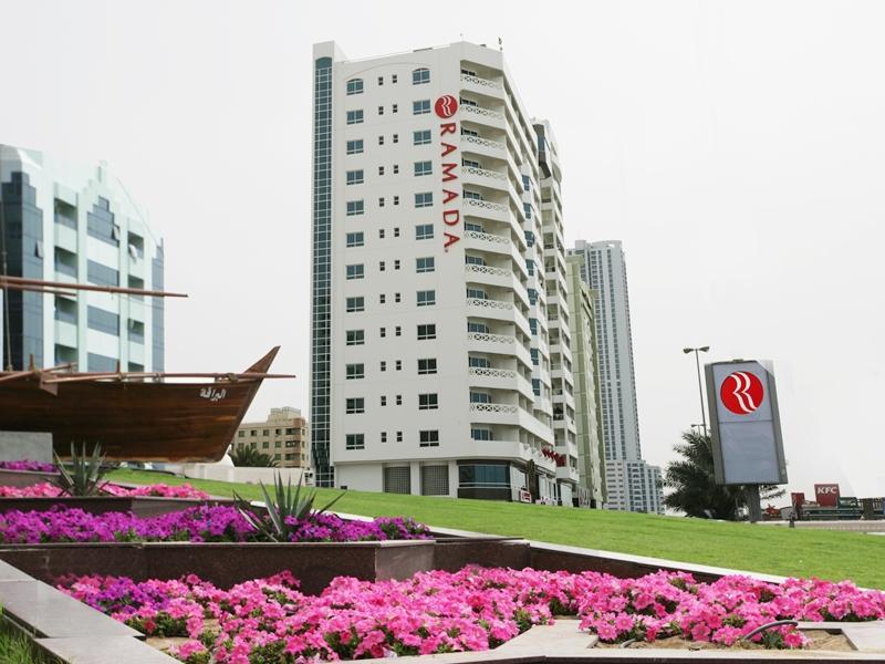 Ngoại cảnh khách sạn