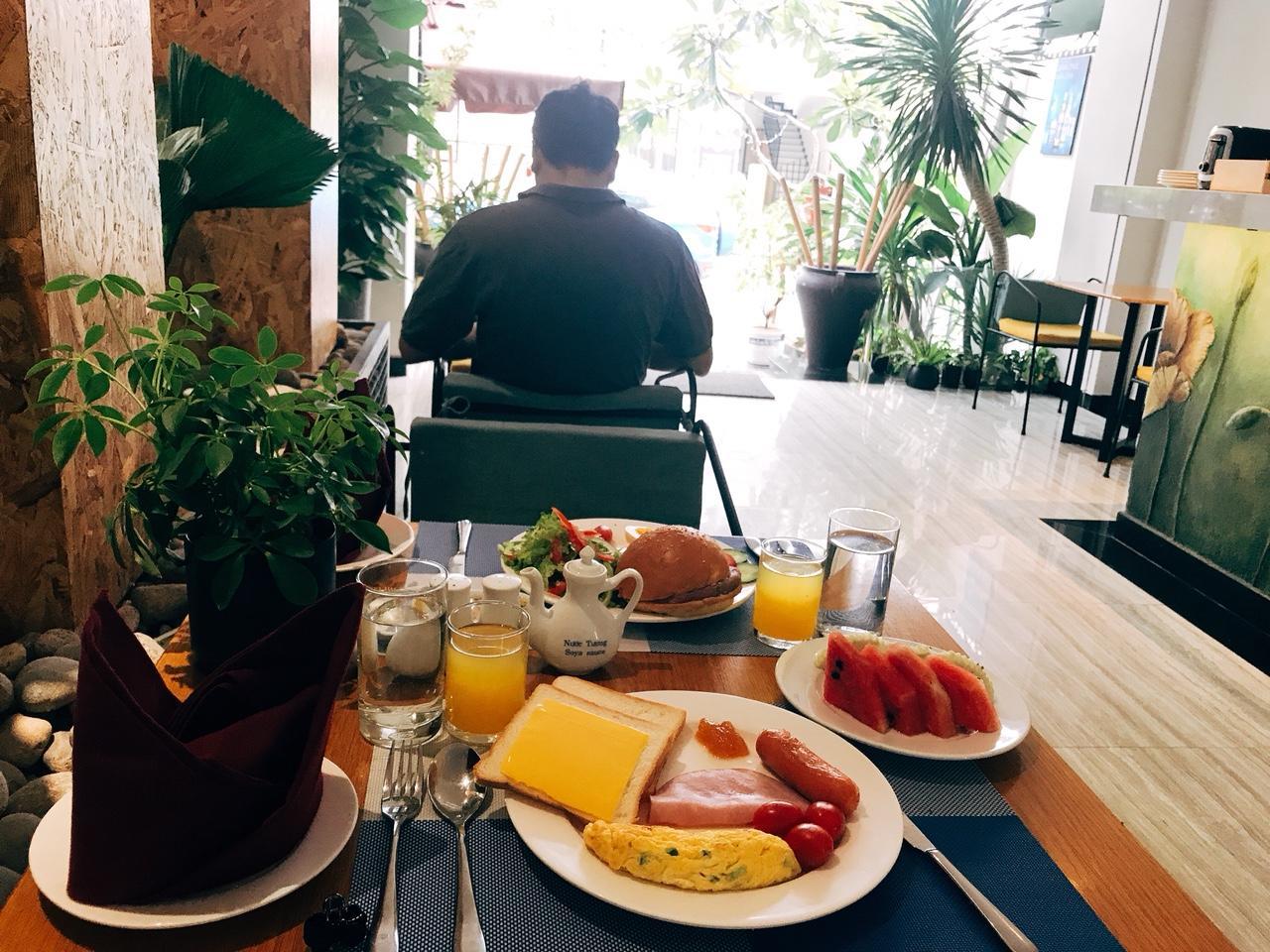 Đồ ăn và thức uống