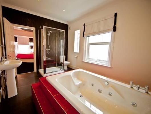 Bồn tắm nước nóng