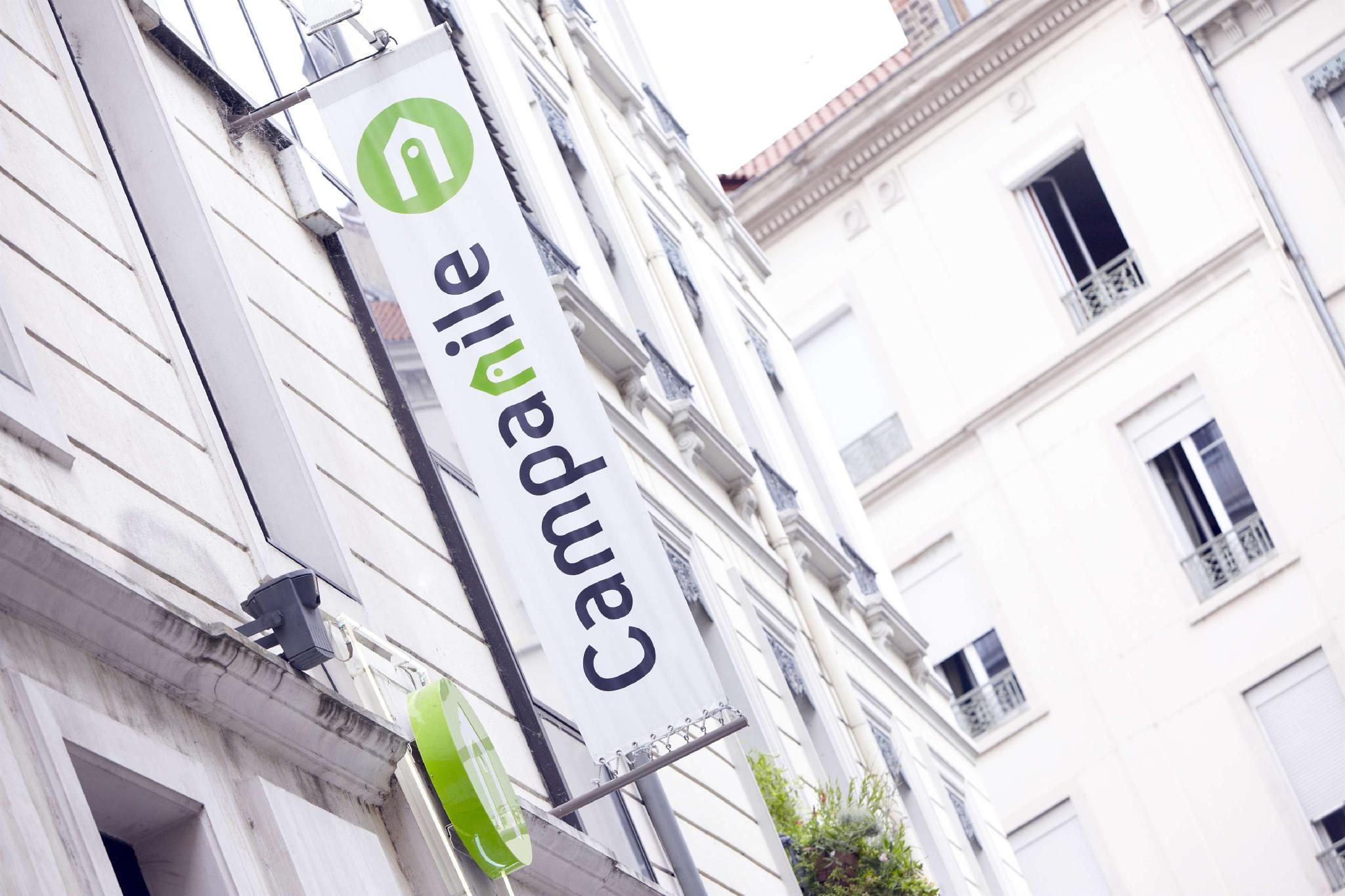 Ngoại cảnh khách sạn