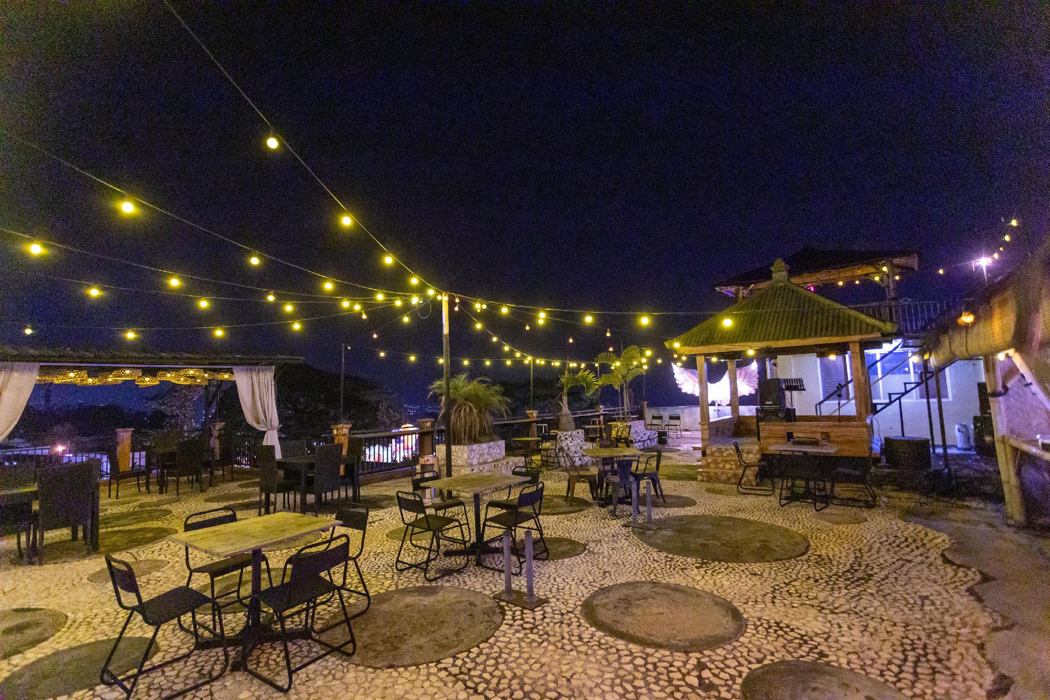 Ngoại cảnh khách sạn