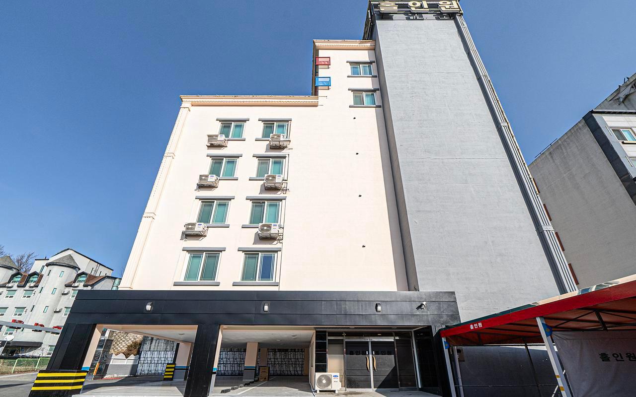 Ngoại cảnh khách sạn