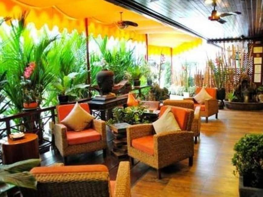Ngoại cảnh khách sạn