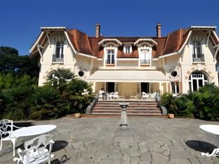 Ngoại cảnh khách sạn