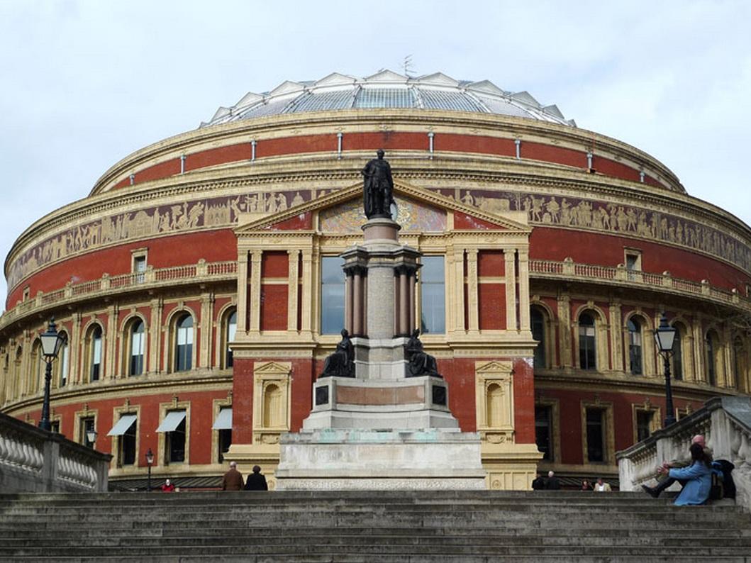 Nơi tham quan gần đây