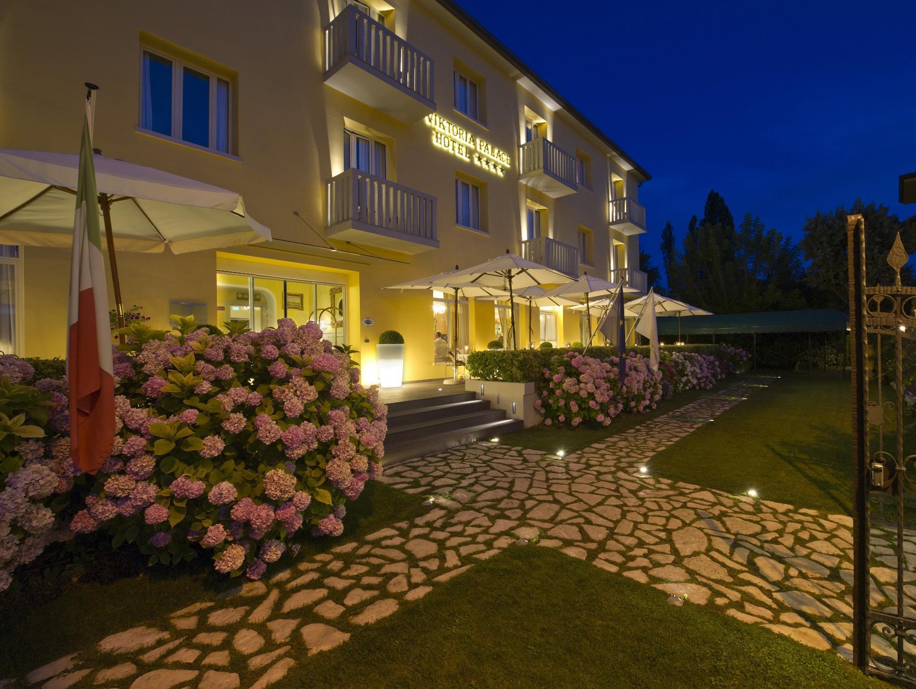 Ngoại cảnh khách sạn