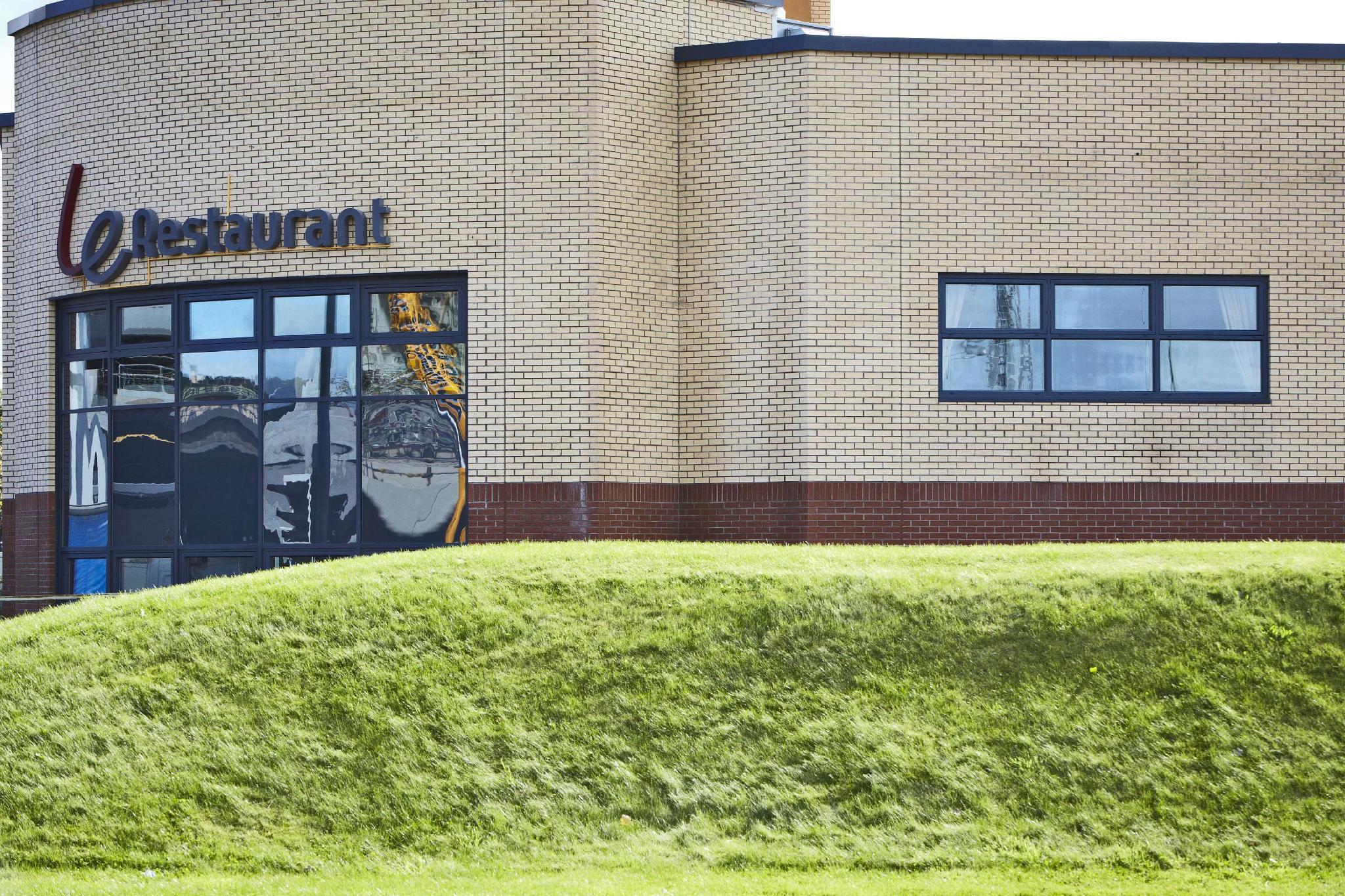 Ngoại cảnh khách sạn