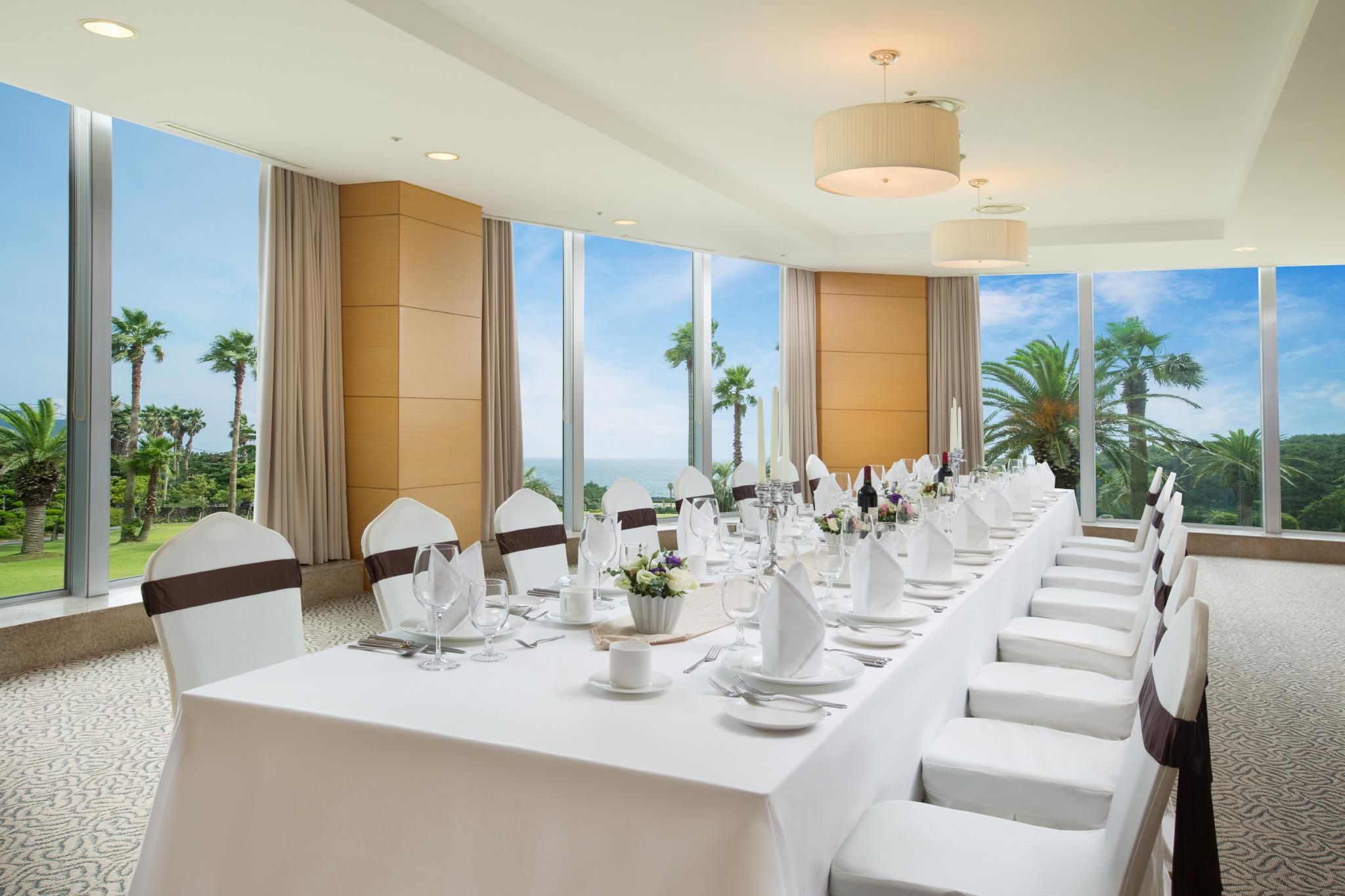 Nhà hàng (Phòng riêng)