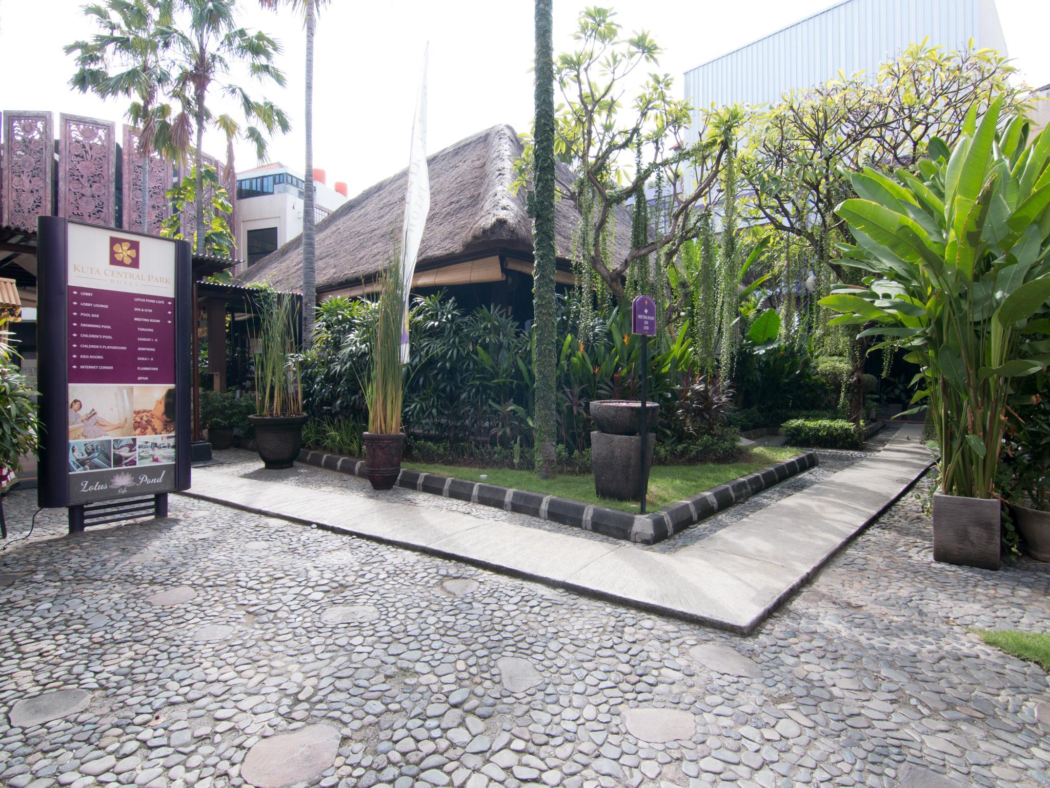 Ngoại cảnh khách sạn