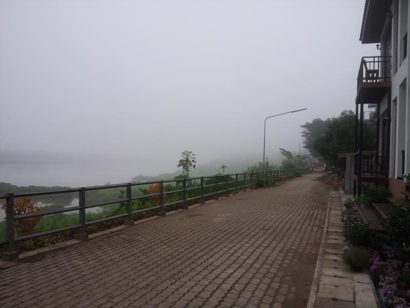 Khu vực xung quanh