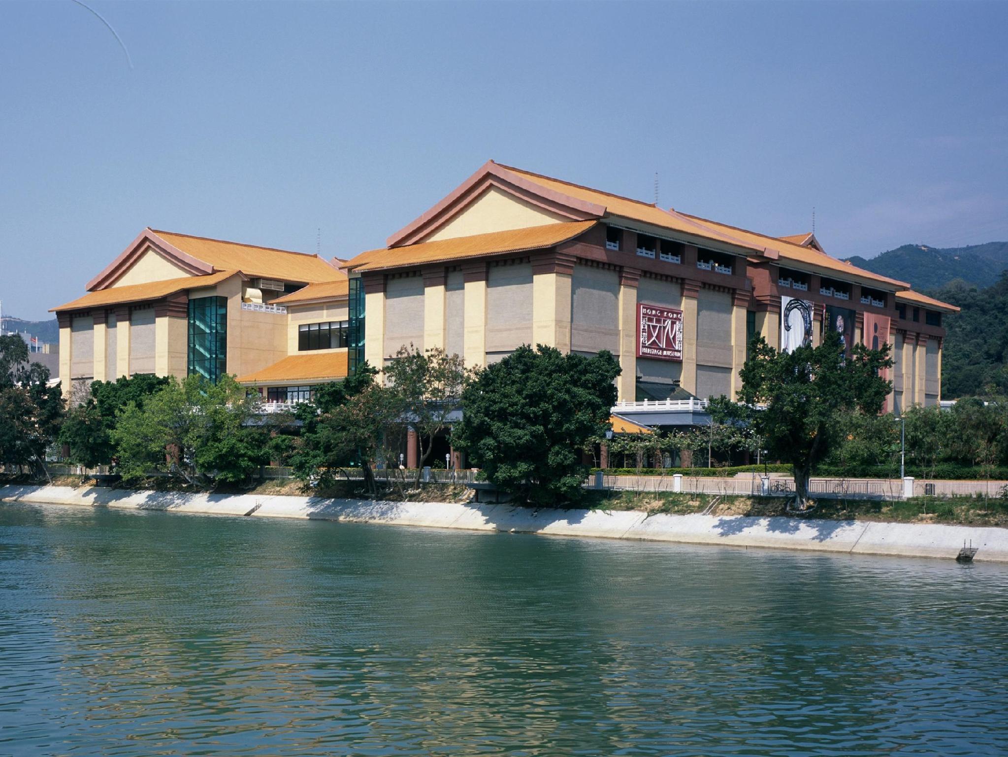 Nơi tham quan gần đây