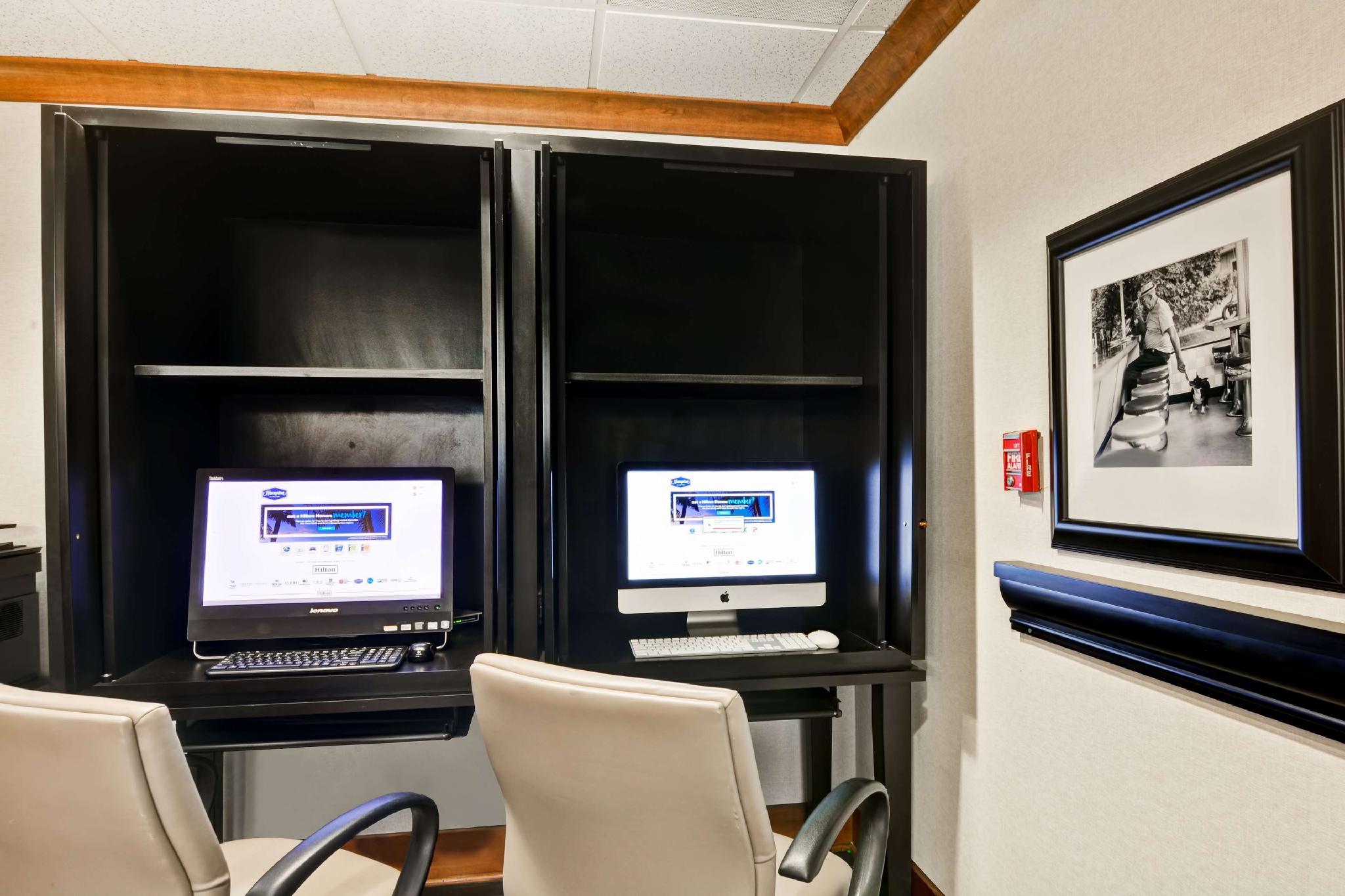 Trung tâm hội nghị