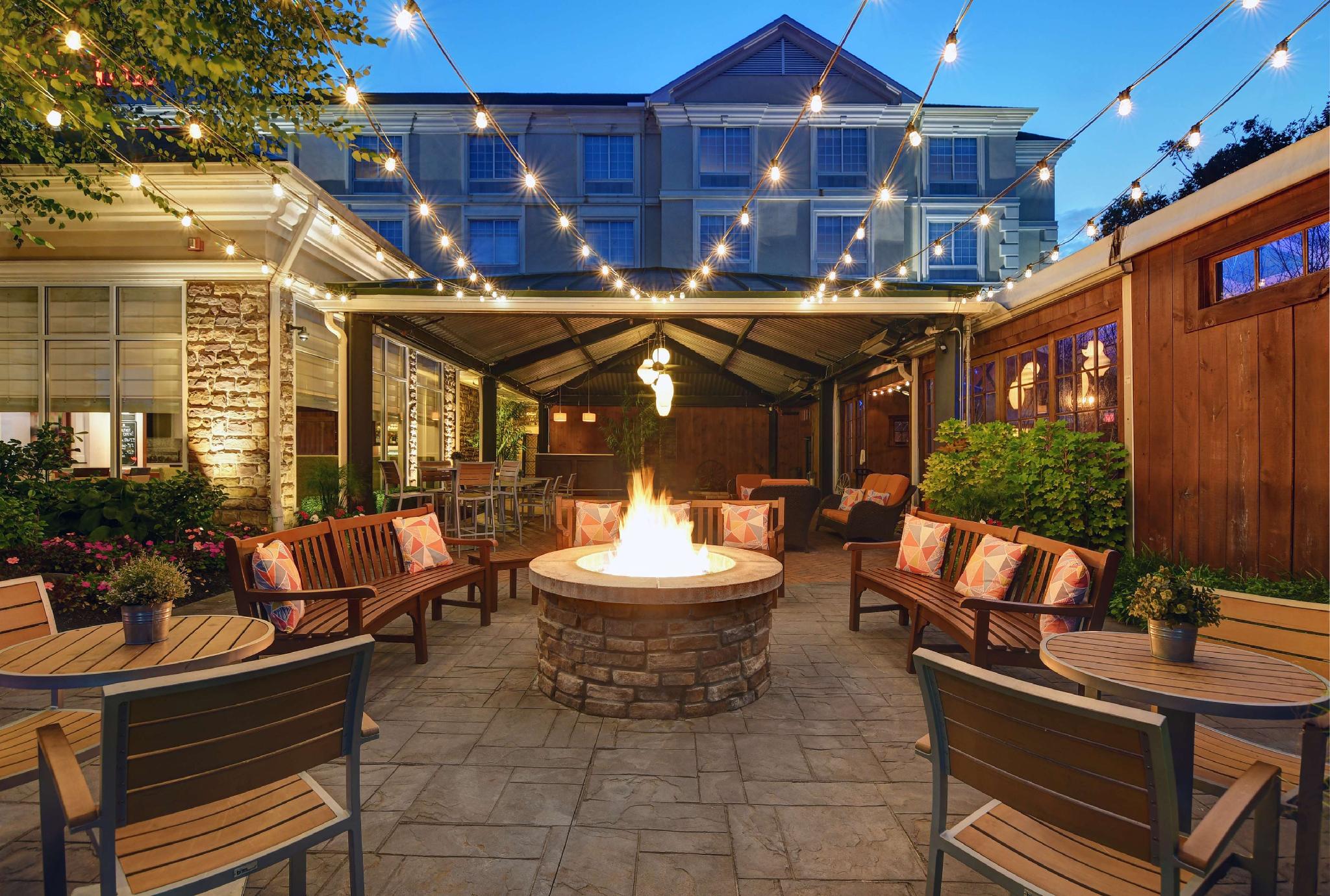 Ngoại cảnh khách sạn