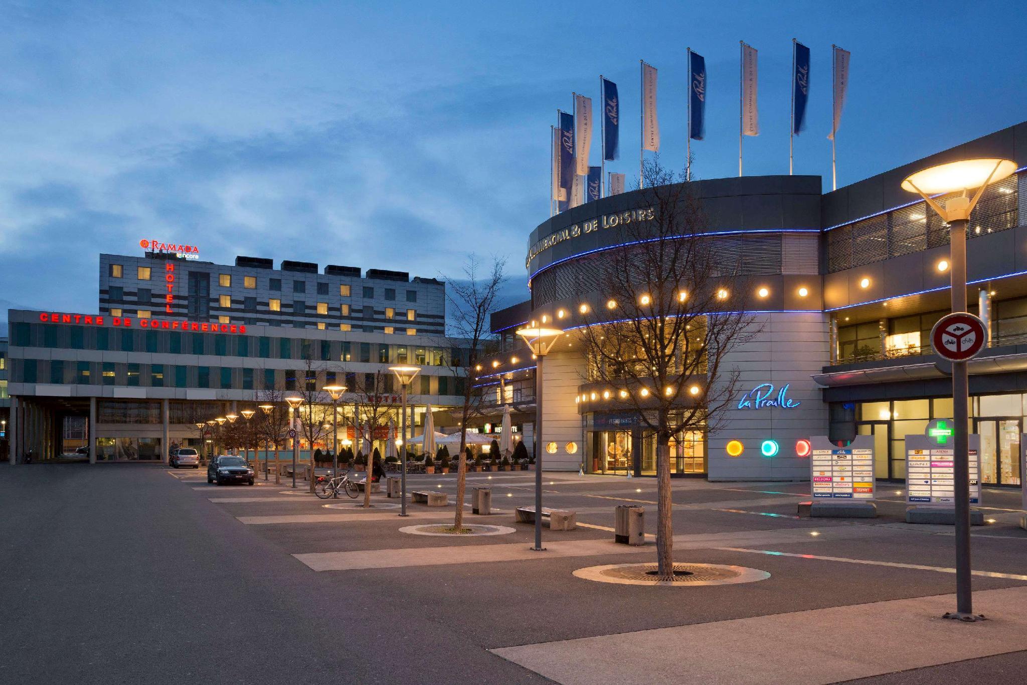 Ngoại cảnh khách sạn