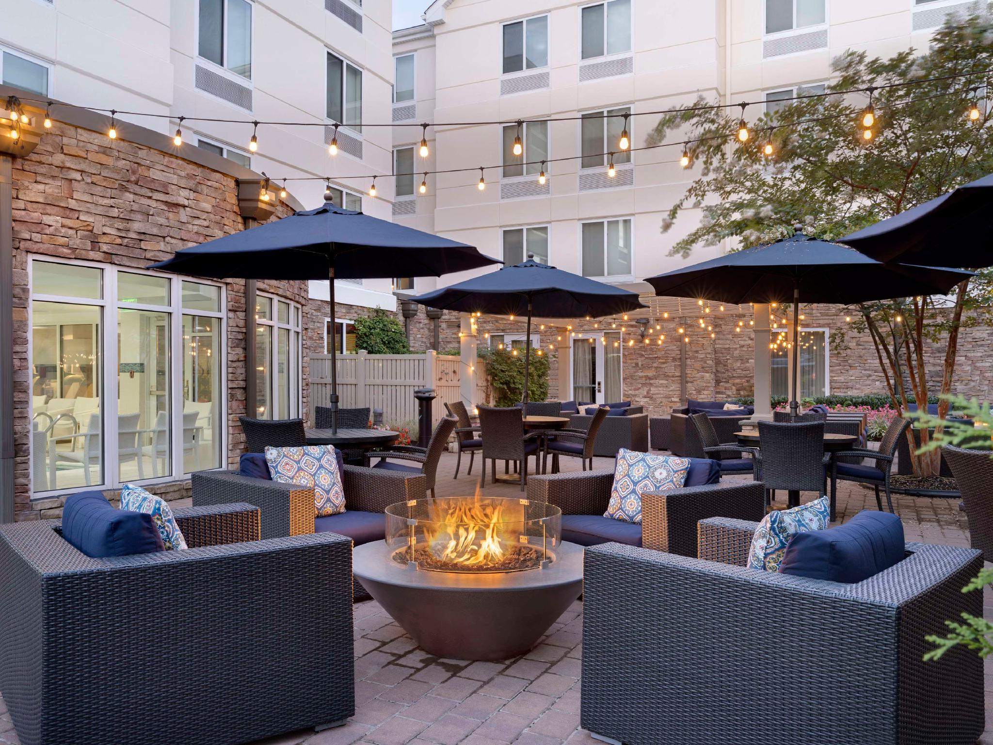 Ngoại cảnh khách sạn