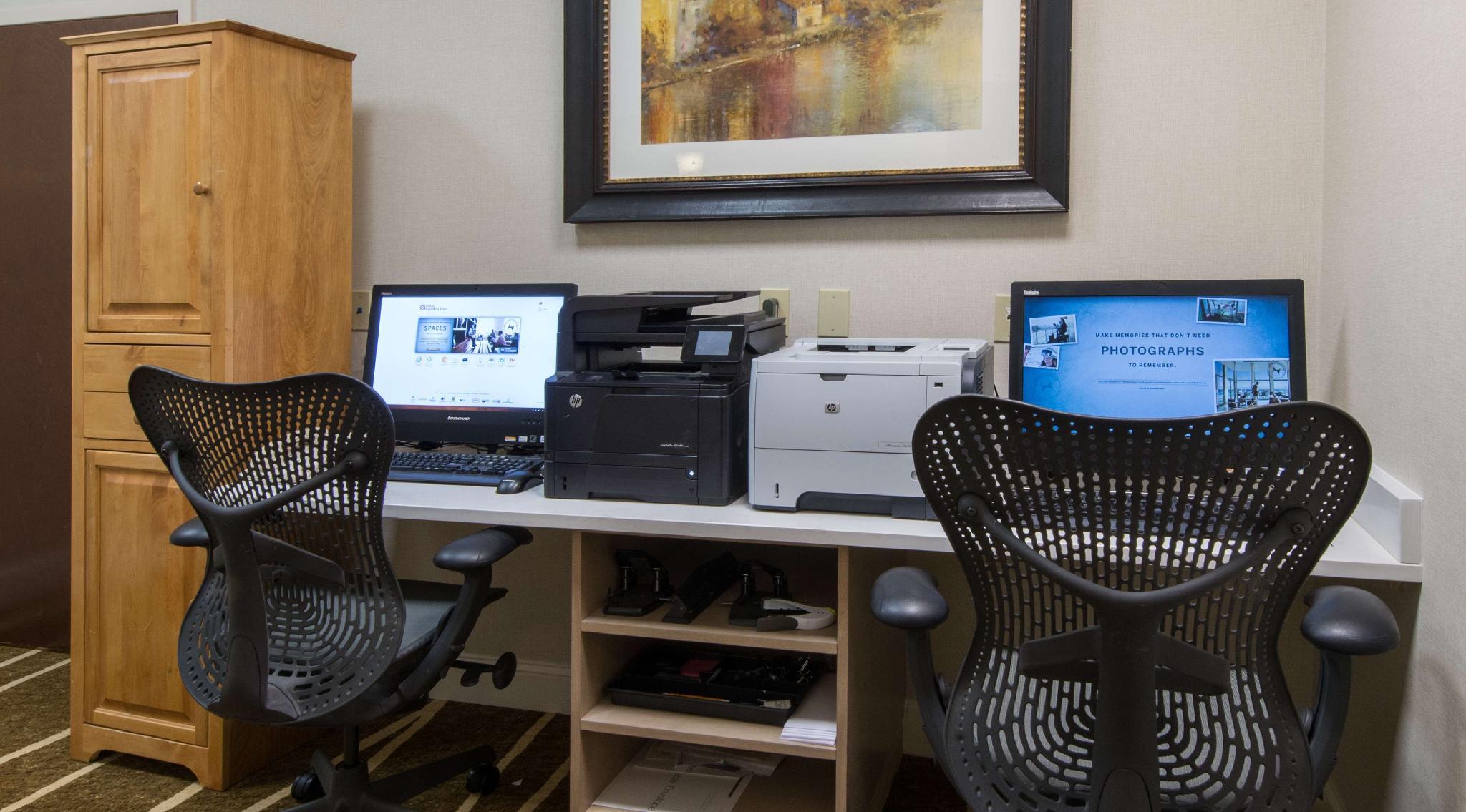 Trung tâm hội nghị