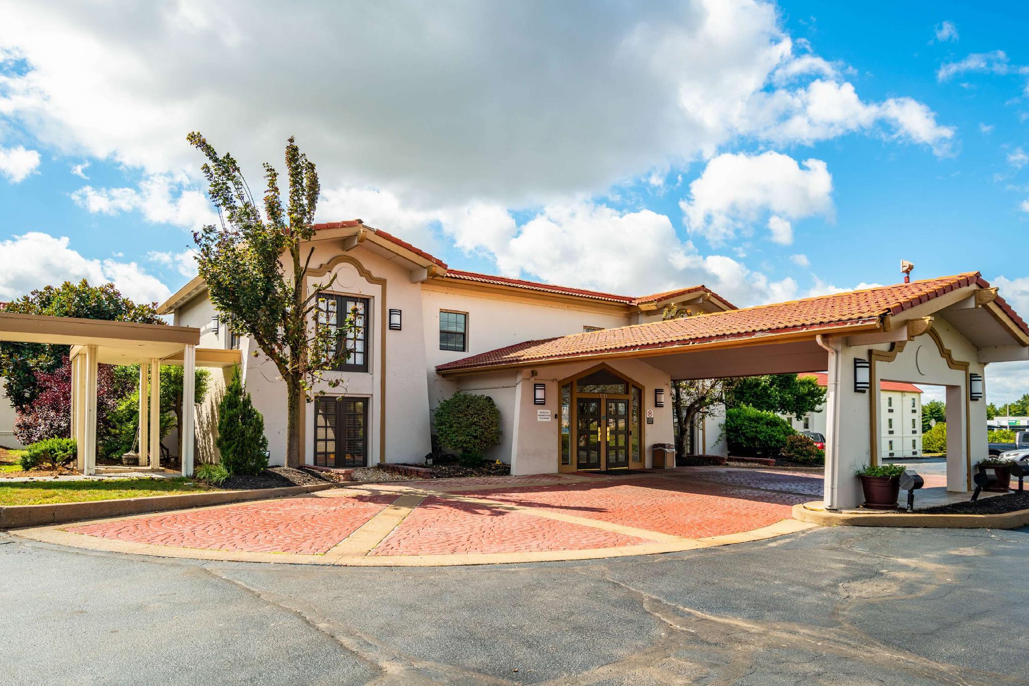 Ngoại cảnh khách sạn