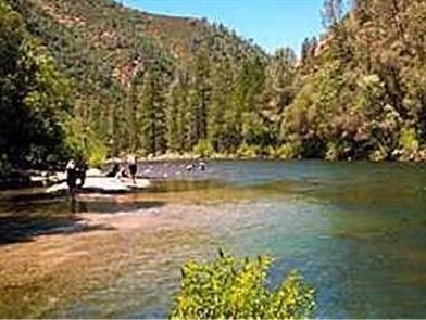 Khu vực xung quanh