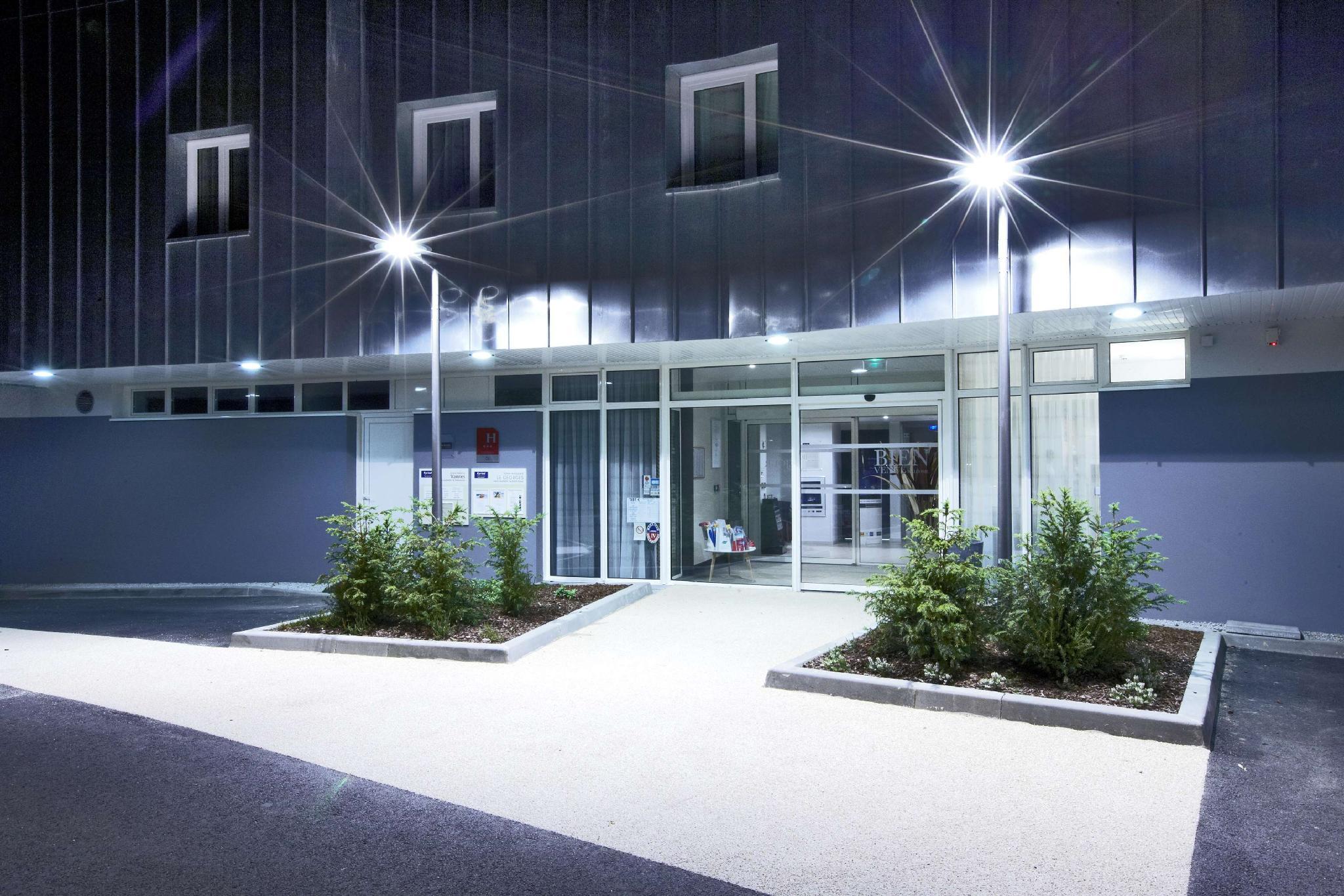 Ngoại cảnh khách sạn