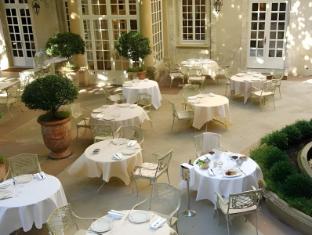 Khu vực xung quanh