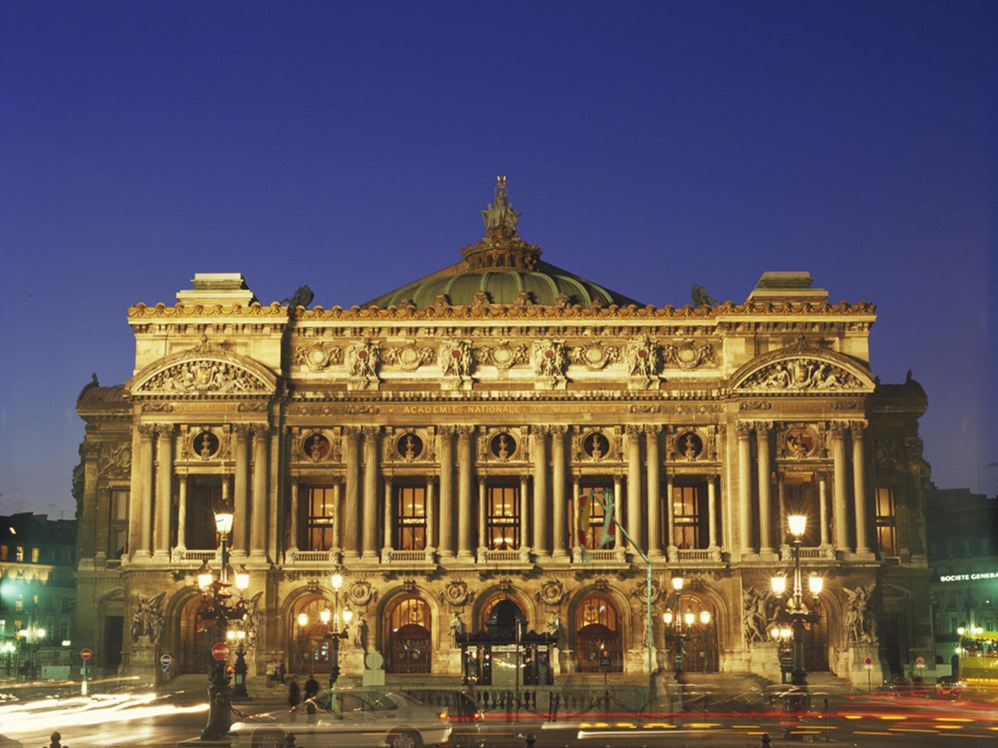 Nơi tham quan gần đây