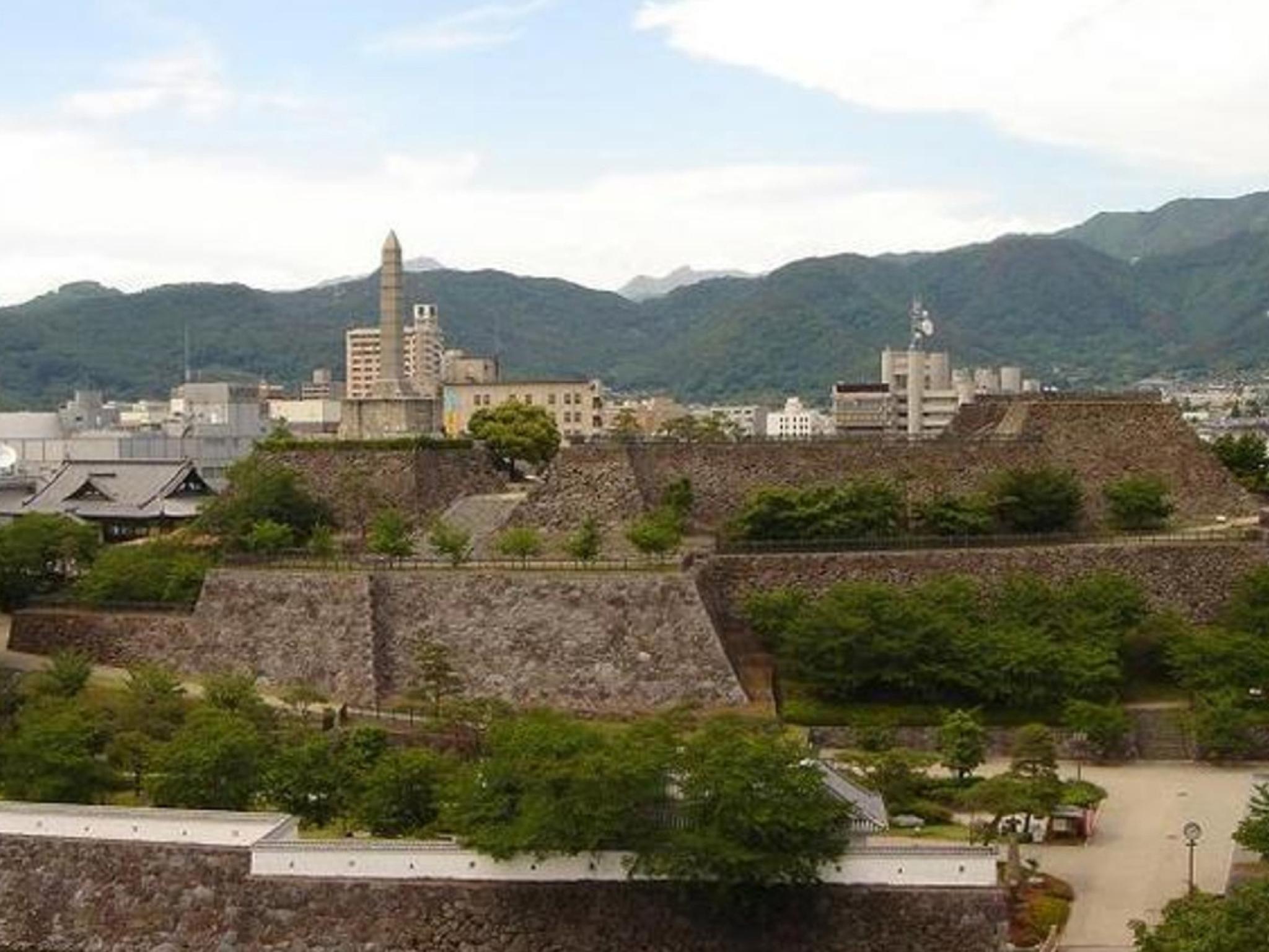 Khu vực xung quanh