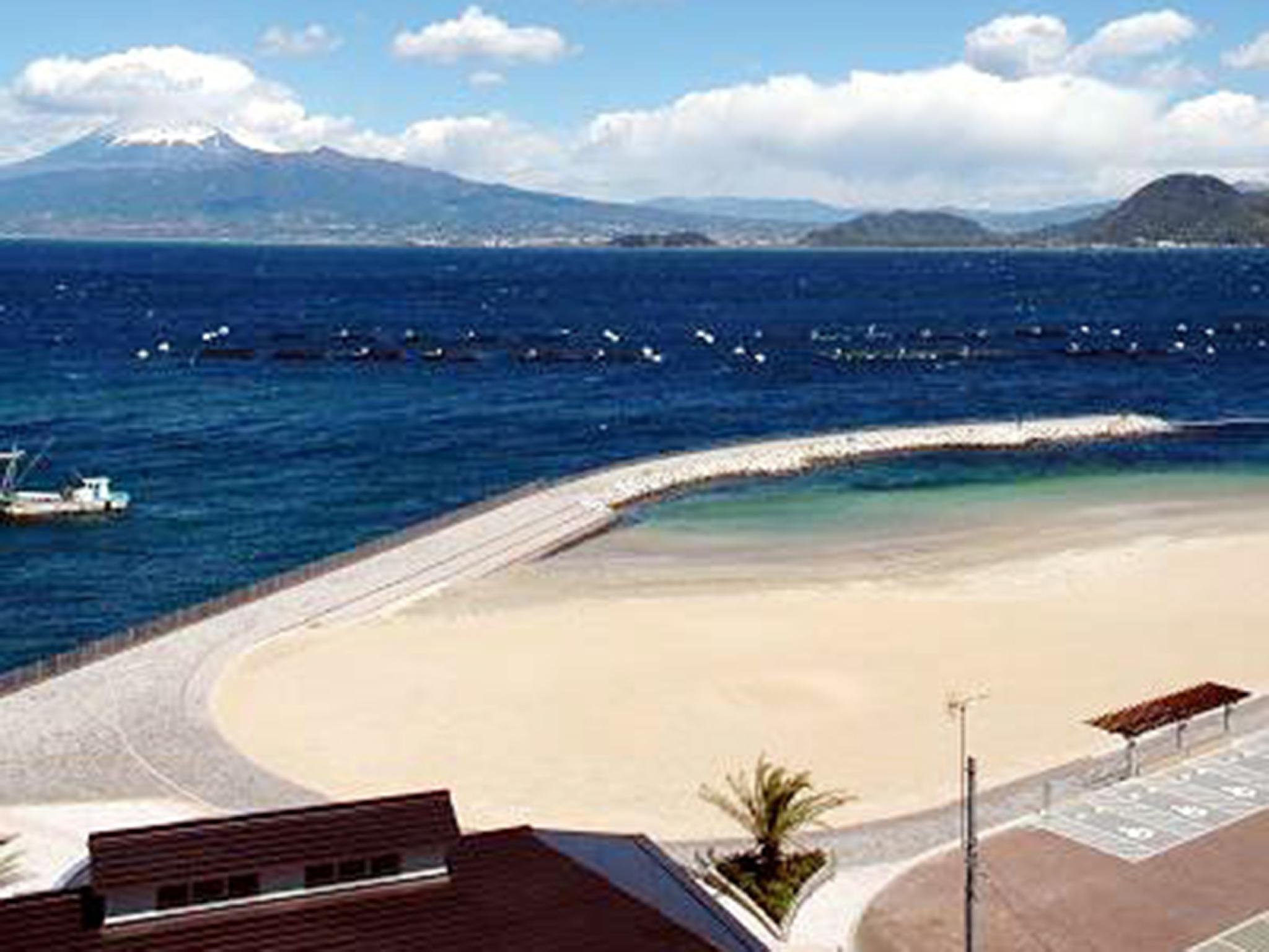 Nơi tham quan gần đây